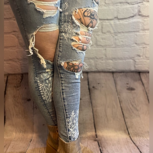 HAND PAINTED BY ME American Eagle Outfitters Distressed Blue Skinny Jeans - Picture 8 of 13